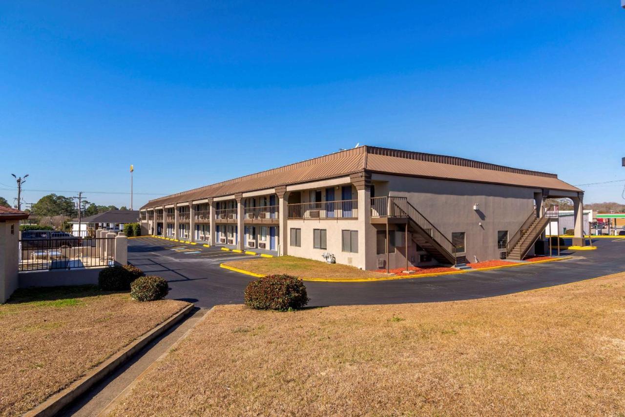 Quality Inn Ashburn Bagian luar foto