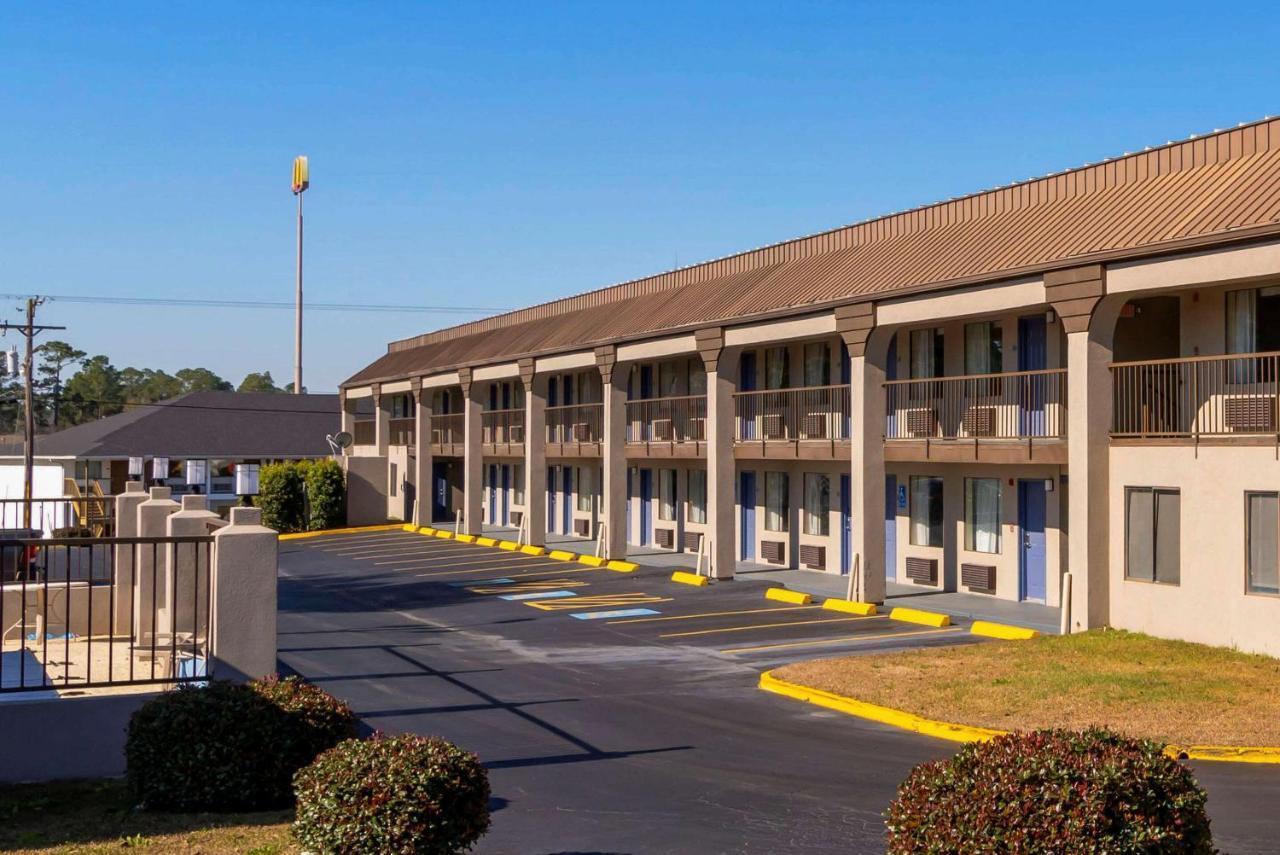 Quality Inn Ashburn Bagian luar foto